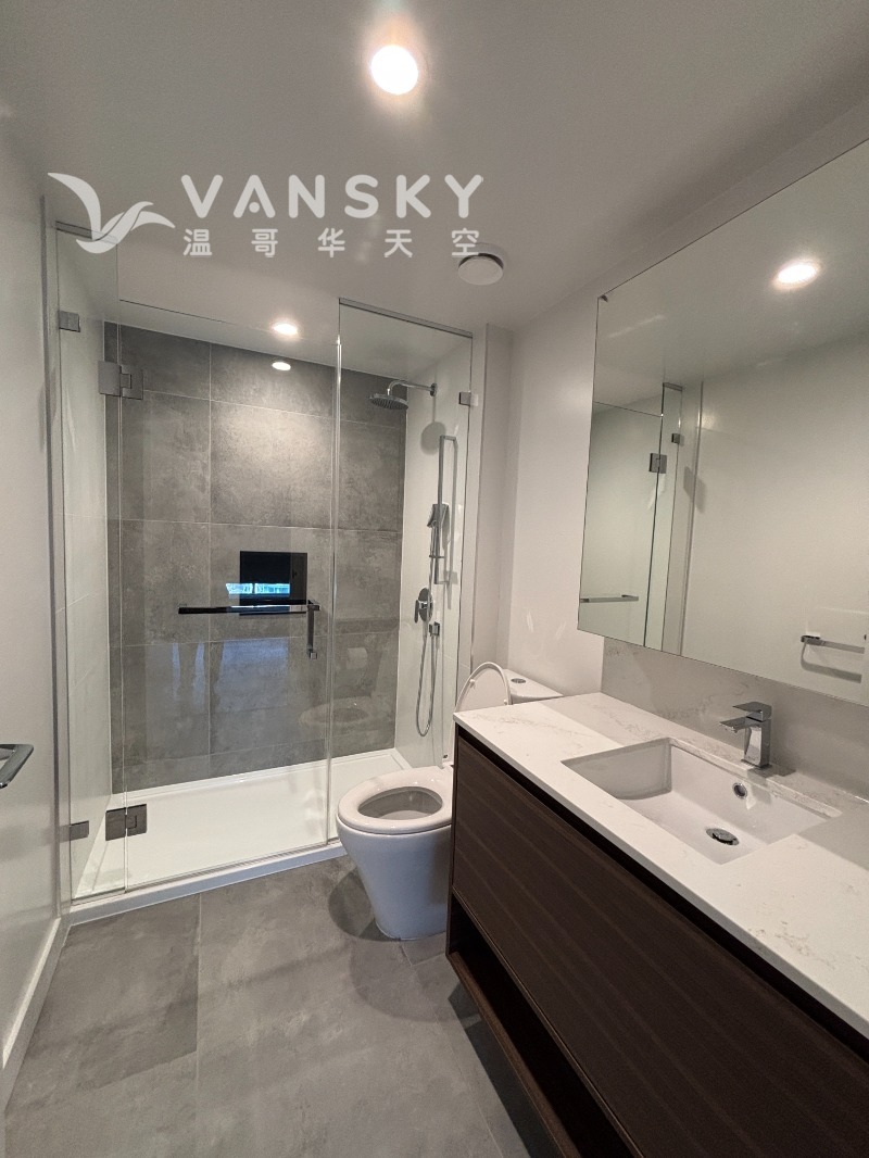 250927122656_7 master bed bathroom.jpeg